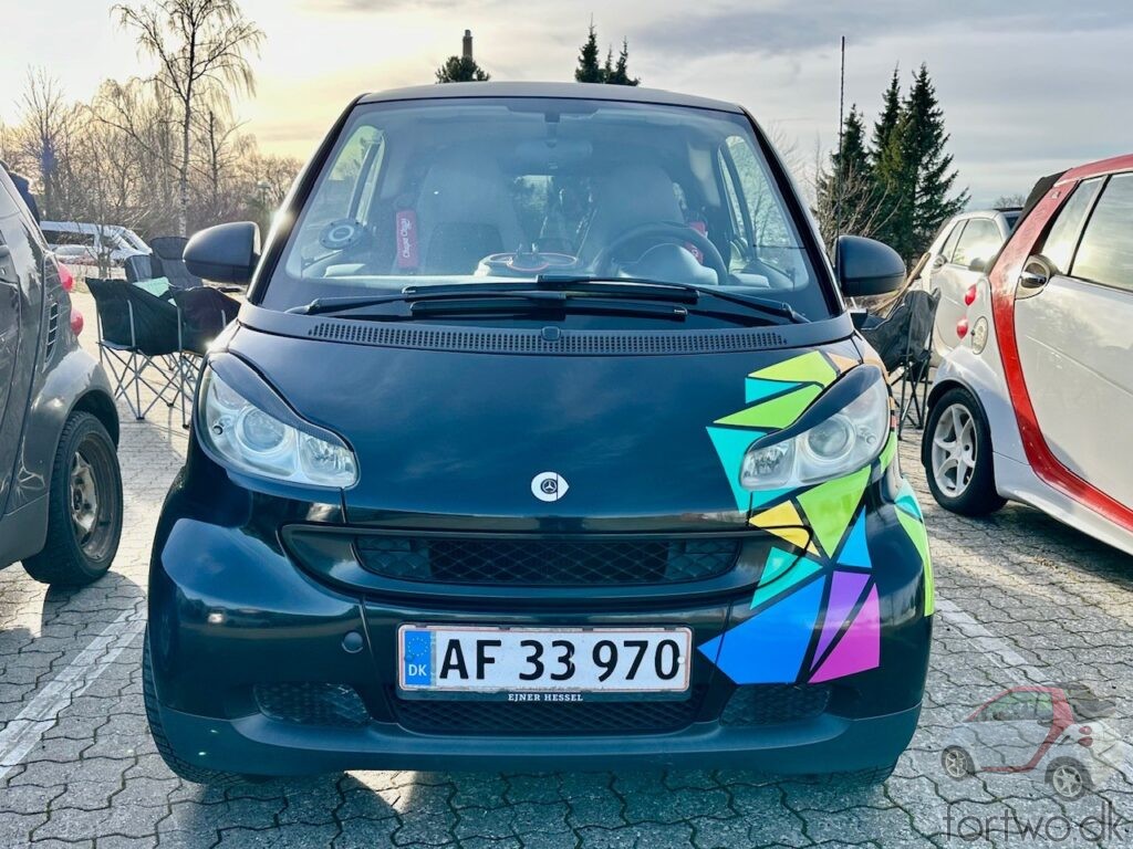 A colourfully decorated fortwo